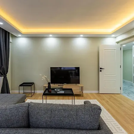 Modern And Well Designed Near Public Transportation In Maltepe Daire İstanbul