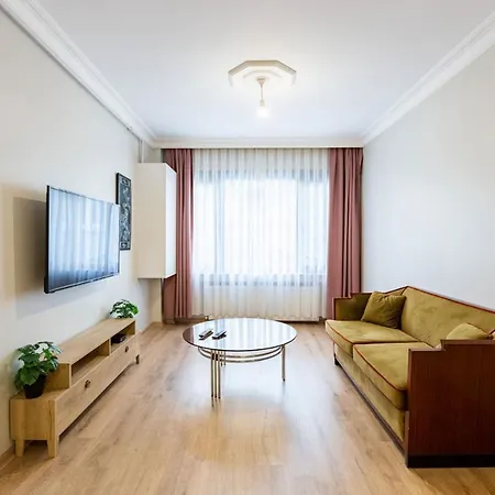 Lovely Flat Near Metro Station In Sisli Apartment