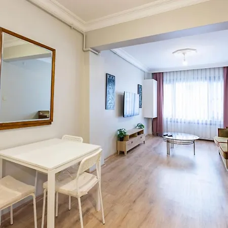 Lovely Flat Near Metro Station In Sisli *