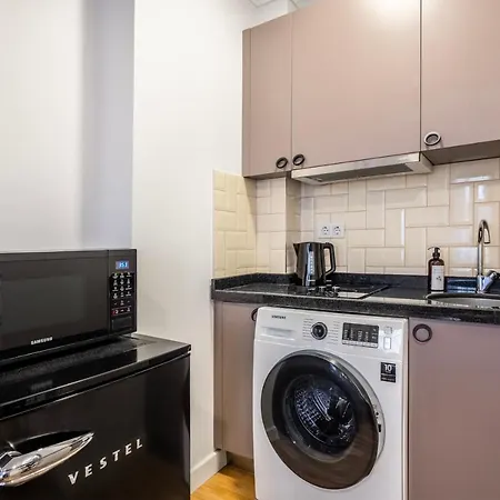 Huge 40sqm Studio Wac In The Heart Of Cihangir Innv34062