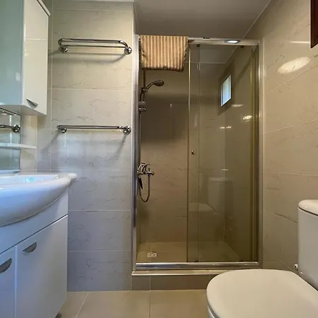 Kayalarda Denize Sifir Luks Ozel Havuzlu Villa *