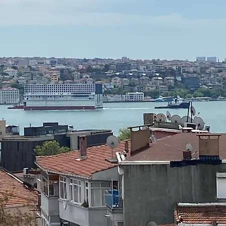 Apartment Bosphorus In The Center Of Besiktas Istanbul