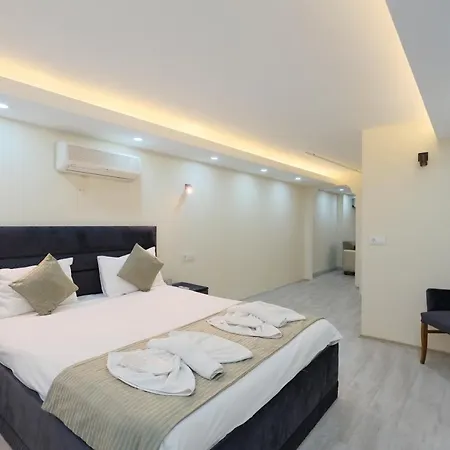 Ξενοδοχείο Berlin Nisantasi 3*
