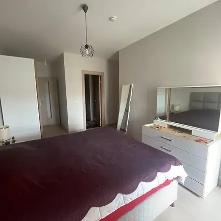 Acik Havuz Ve Deniz Manzarasi Sunan Site Ev *
