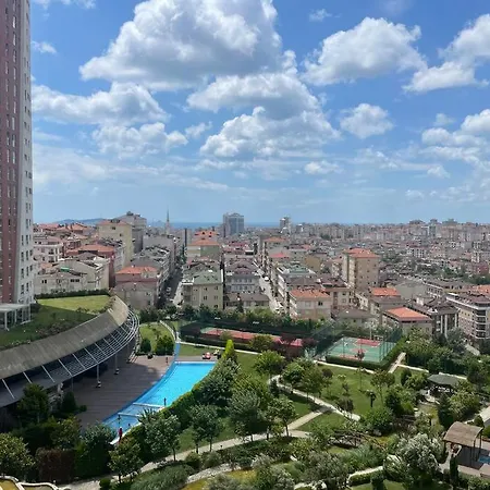 Acik Havuz Ve Deniz Manzarasi Sunan Site Ev Apartment Istanbul