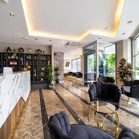 Garden Apartment *