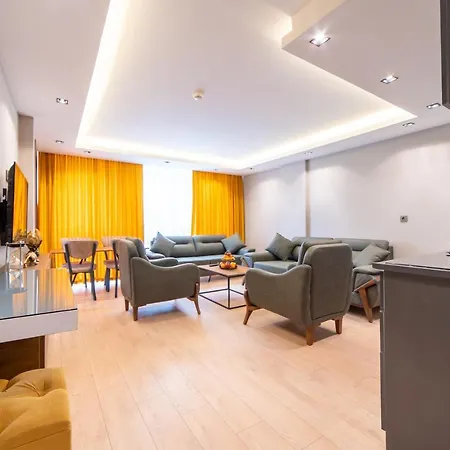 Garden Apartment *