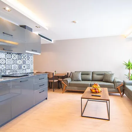Garden Apartment *