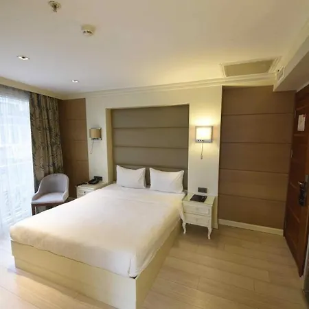 Le Mirage Hotel