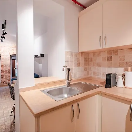 Apartment Homie - Modern Nearby Istiklal Street & Galata Tower Istanbul