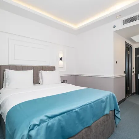 Askadar Hotel *