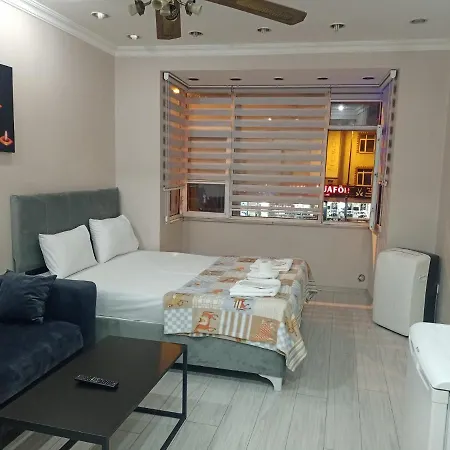 Aparthotel Ava *