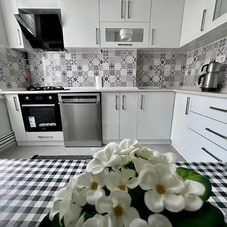 Merkezi Konumda Klimali Aile Dostu Daire Apartment Istanbul