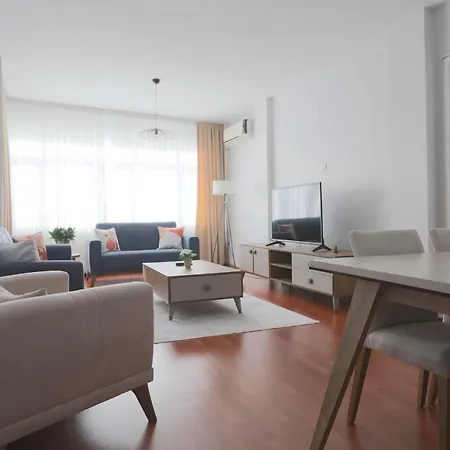 Merkezi Konumda Klimali Aile Dostu Daire Apartment Istanbul