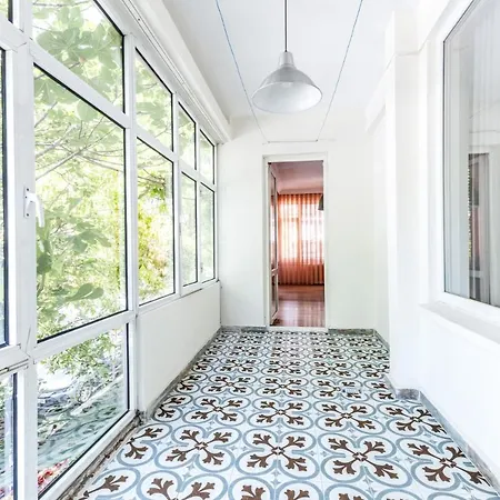 Flat W Balcony 1 Min To Bagdat Avenue In Kadikoy * Стамбул