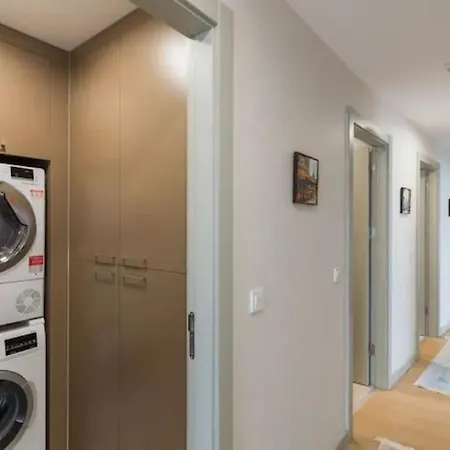5 Etoiles 1+1 Avec Piscine
