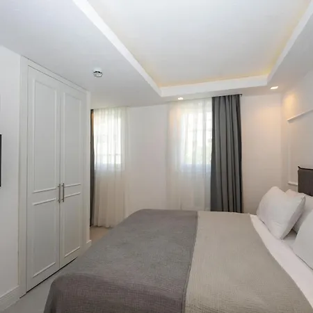 Juno Taksim 2*