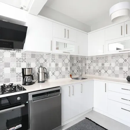 Apartment Merkezi Konumda Klimali Aile Dostu Daire Istanbul