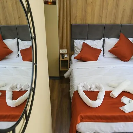 La Vitrine Aparthotel *