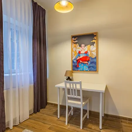 Charming Flat Near Trendy Attractions In Cihangir Apartment