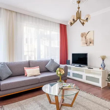 Cozy Flat 10 Min To Besiktas Coast イスタンブール