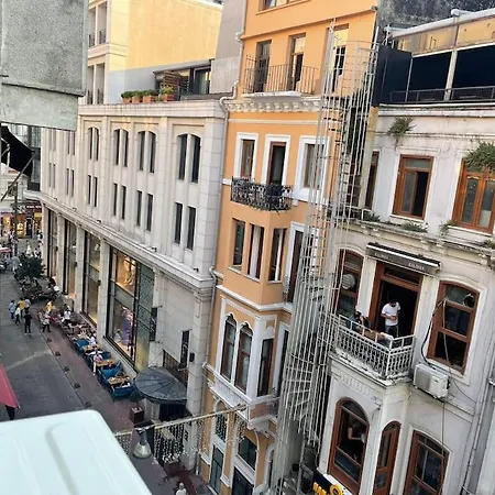Cozy Place In Heart Of Taksim