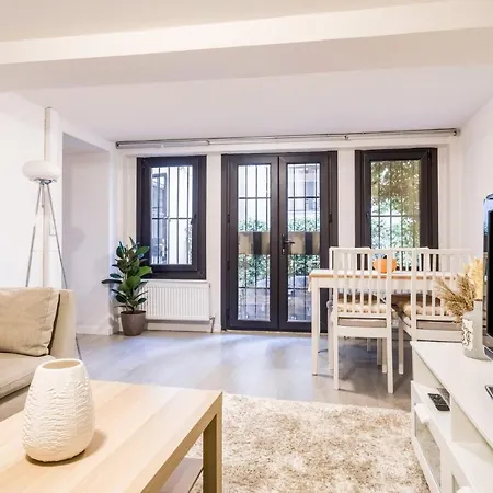 Convenient Flat W Garden 10 Min To Galataport شقة