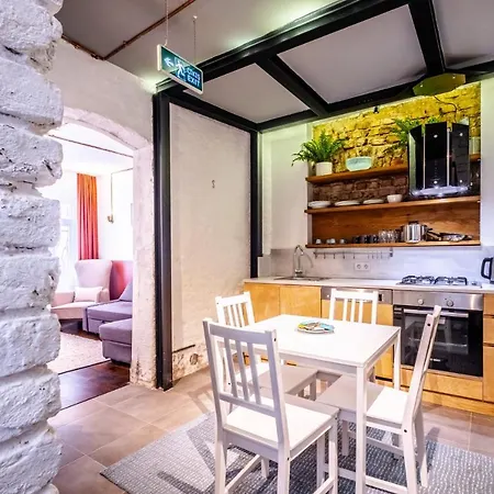 Spectacular And Central Flat In Beyoglu Apartment *