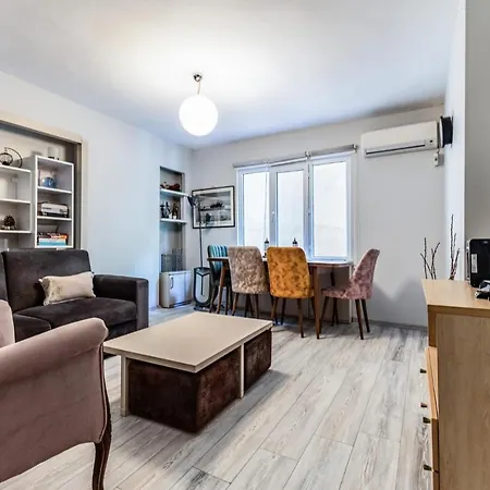 Apartment Cozy Flat 3 Min To Cevahir Shopping Mall In Sisli Istanbul