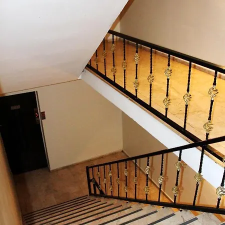 Apart Otel White Crown Ve Yaşam Merkezi