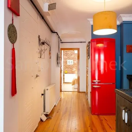 Apartment 200m To Galataport 2br With Fast Wi-fi