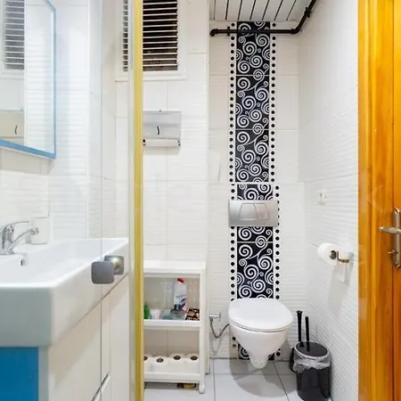 Apartment 200m To Galataport 2br With Fast Wi-fi
