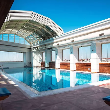 Ramada Plaza By Wyndham Center Hotel Estambul