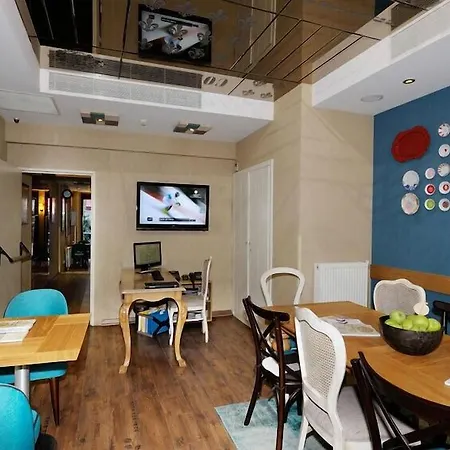 Hotel Collage Taksim 3*