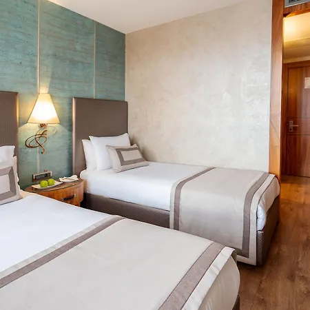 Biz Cevahir Sultanahmet 4*