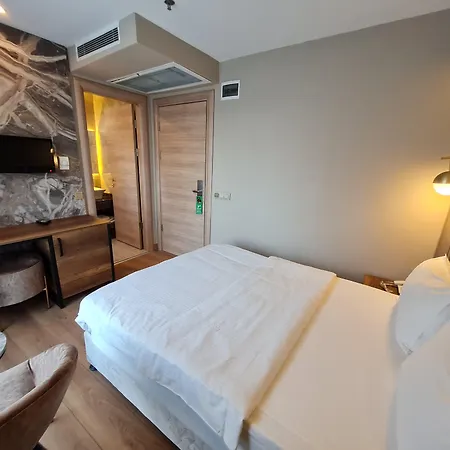 Air Boss Airport And Fair Hotel 4*