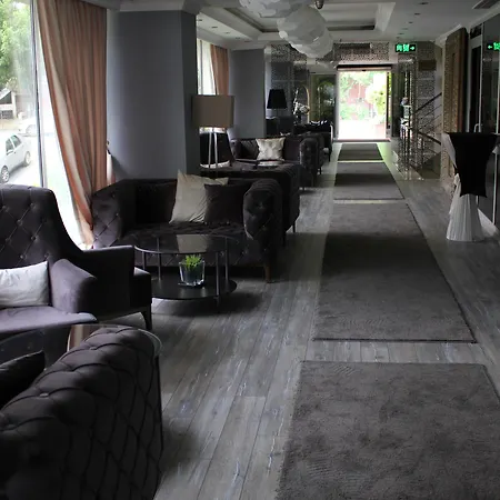 Air Boss Airport And Fair Hotel