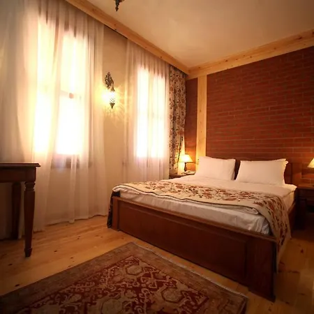 Hotel Lalinn 3*