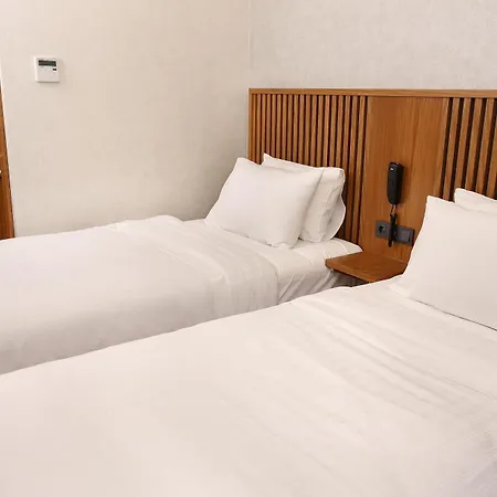 Discovery Szálloda 3*