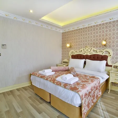Nayla Palace Hotel 2*