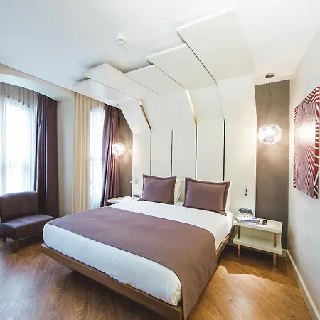 Hotel Maroon Pera 3*
