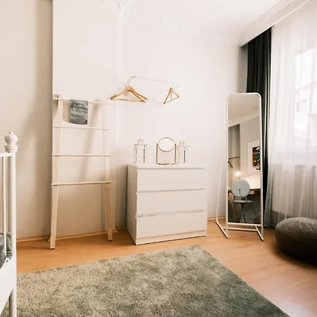Cozy And Classy Flat Near Taksim Square In Beyoglu Daire