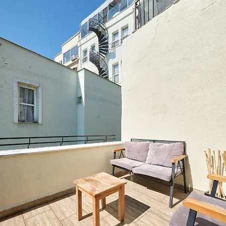 Nuve Apartment *