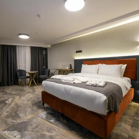 Otel Kurucesme Business *