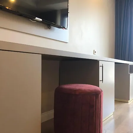 Grand Iska Palace Hotel