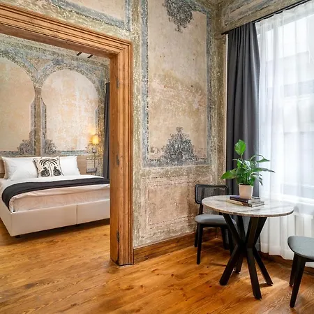 Urban Quarters - Bueklue 4*