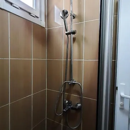 Ararat Hotel *