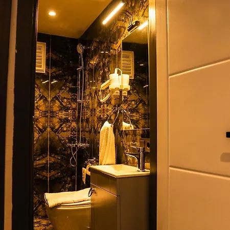 Ck Palace Hotel