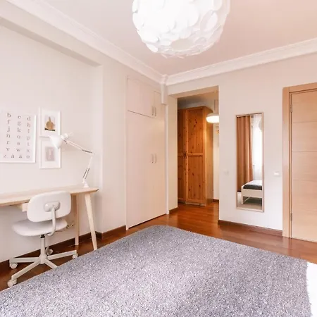 Spacious Flat 3 Min To Coast And Bagdat Avenue Apartment *
