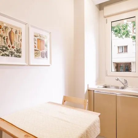 Apartment Spacious Flat 3 Min To Coast And Bagdat Avenue *